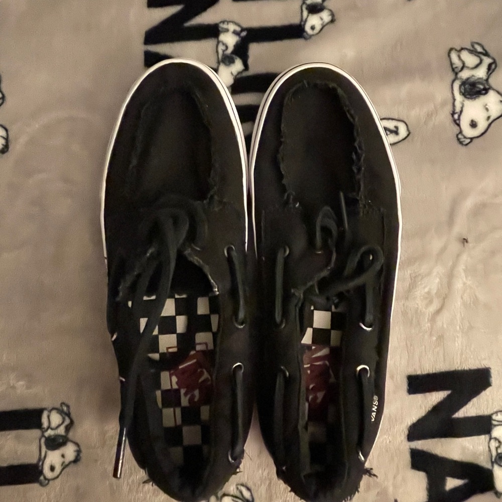 Vans tennis shoes